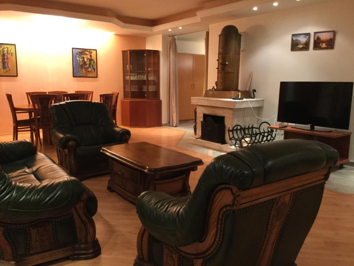Justyna Villa Pardubice Buitenkant foto