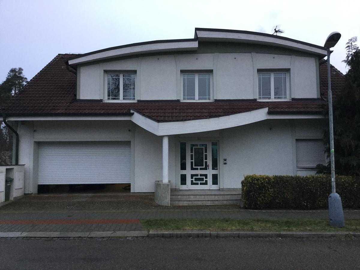 Justyna Villa Pardubice Buitenkant foto