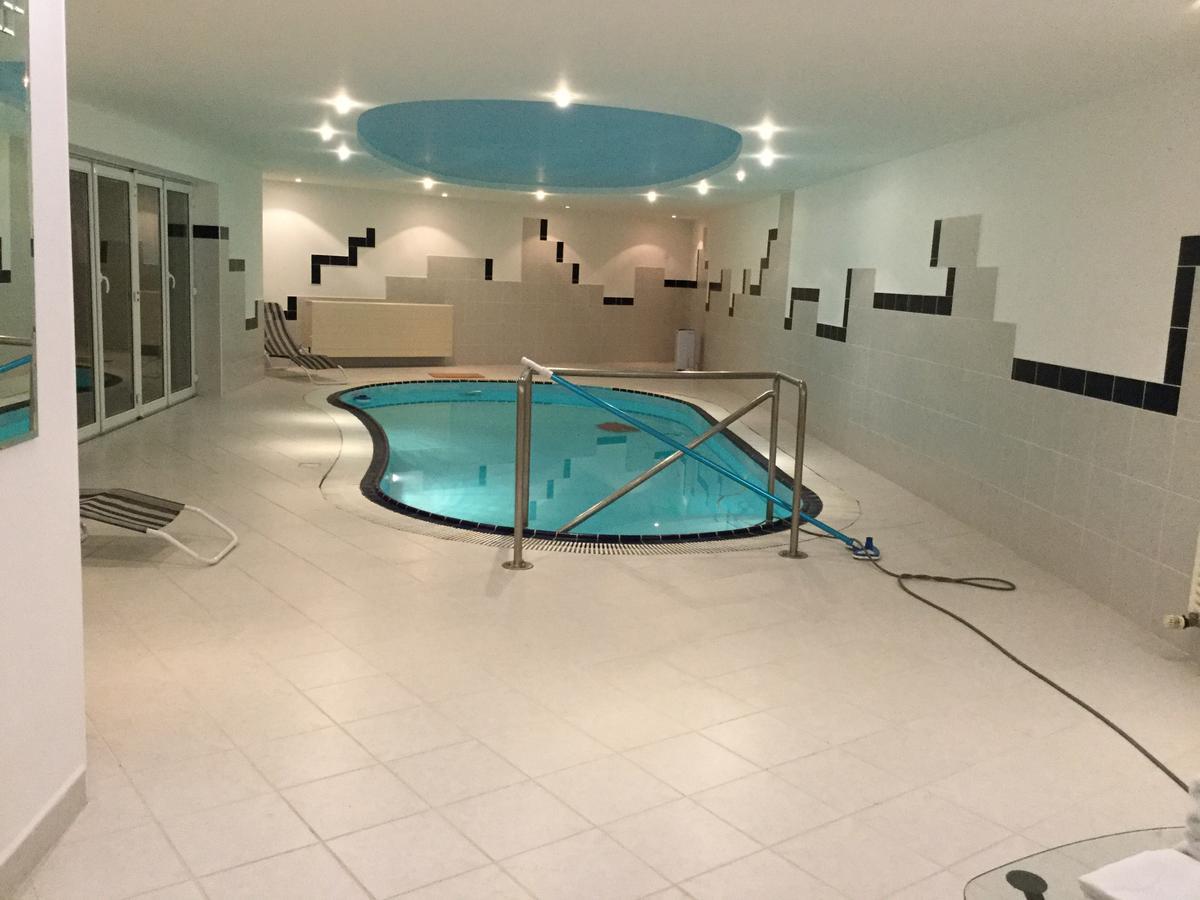 Justyna Villa Pardubice Buitenkant foto